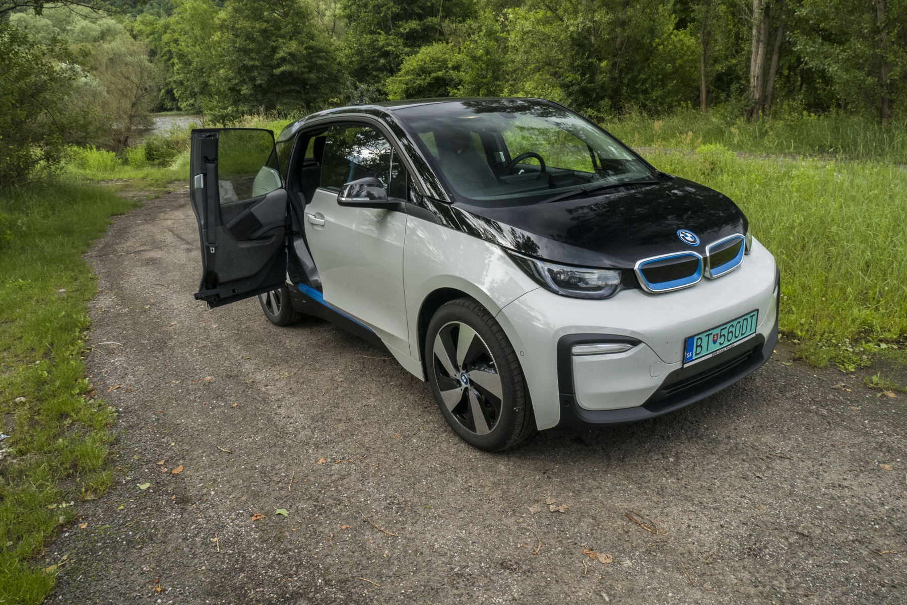 Test BMW i3 Aký je dnes na Slovensku život s elektromobilom?