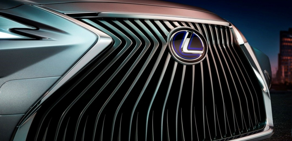 Lexus odhalí nový model, predávať by sa mal aj u nás
