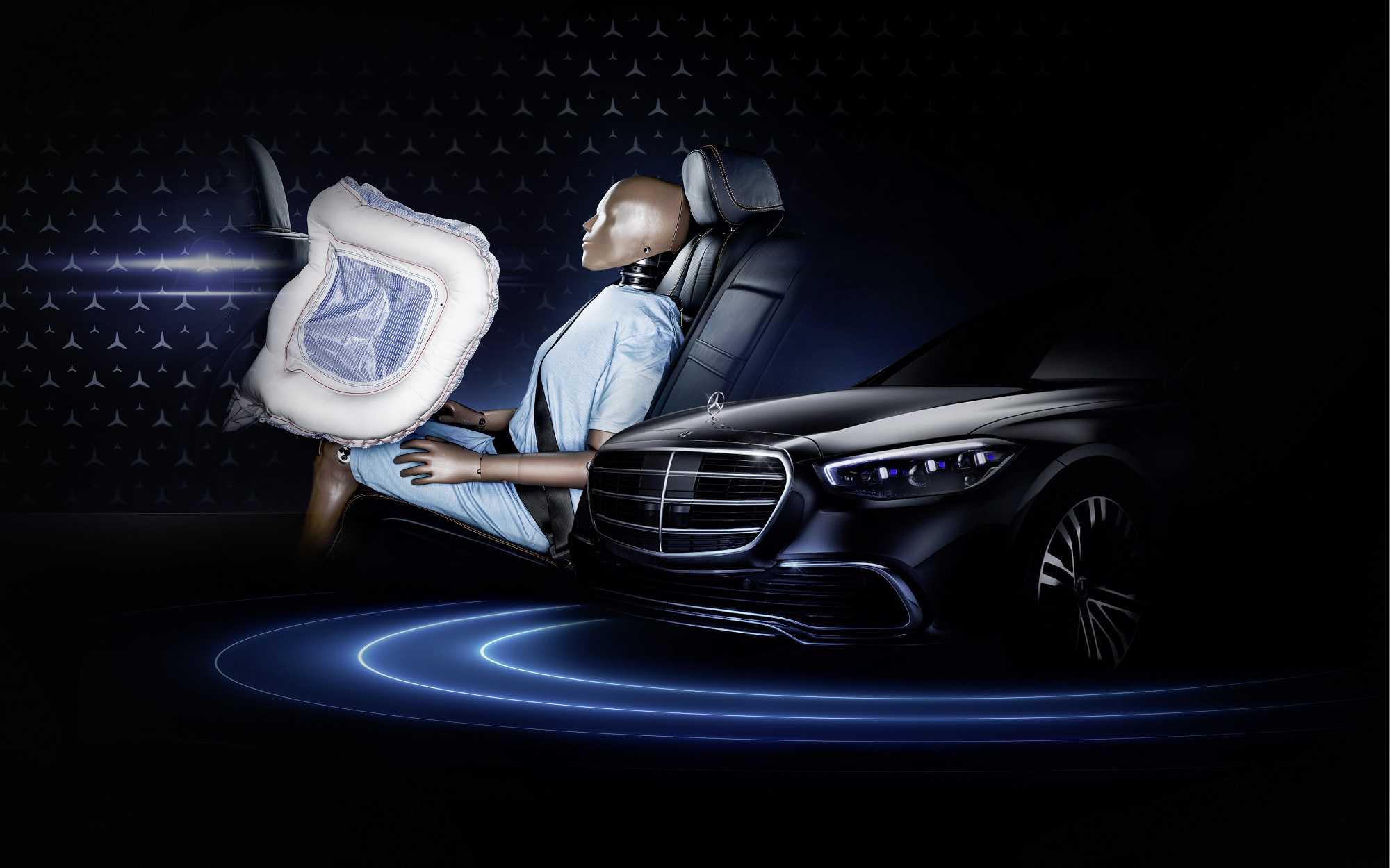 Mercedes Triedy S bude prvým autom s prednými airbagmi pre posádku vzadu
