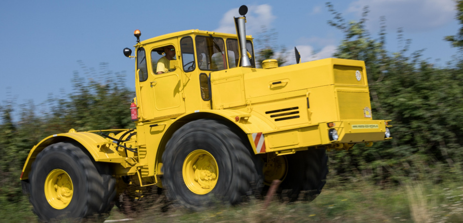 Na veteránsku akciu Jesenná Kopaničiarska 77 zavítal aj obrovský traktor so 650-litrovou nádržou