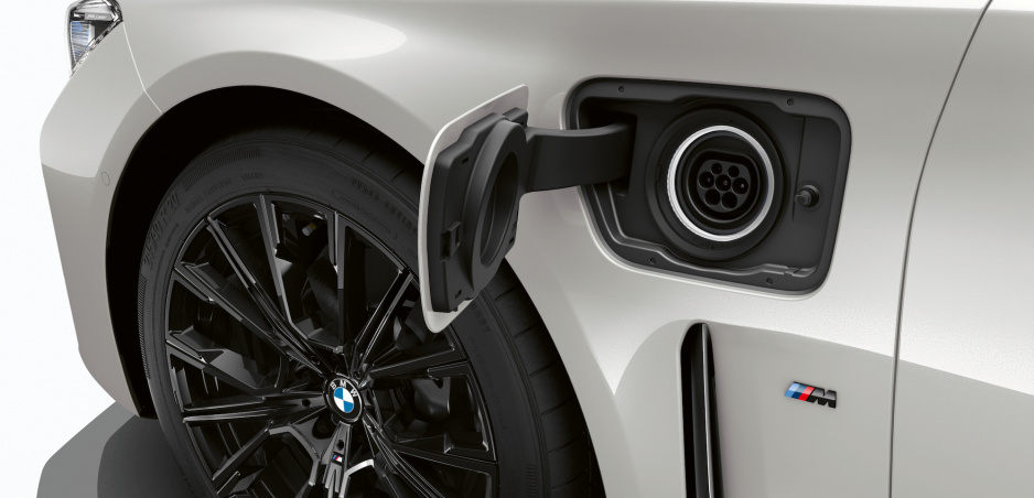 Príde model BMW i7? Automobilka plánuje elektrifikovať vlajkovú loď