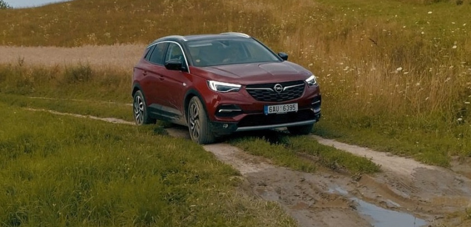 Test: Opel Grandland X sa zvŕta v zákrutách výborne