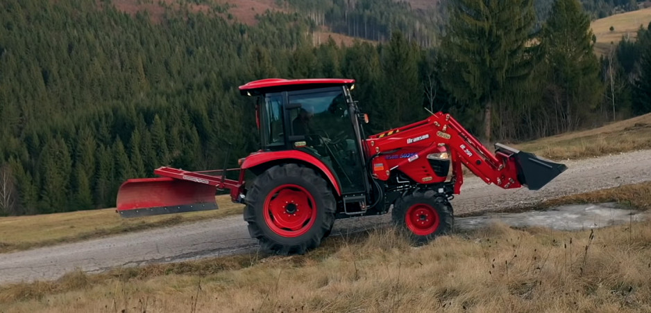 Test Traktor Branson 5025: Aj s touto mašinou sa dá krásne driftovať